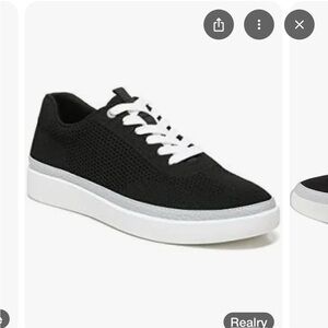 Vionic Black and White Sneakers with box